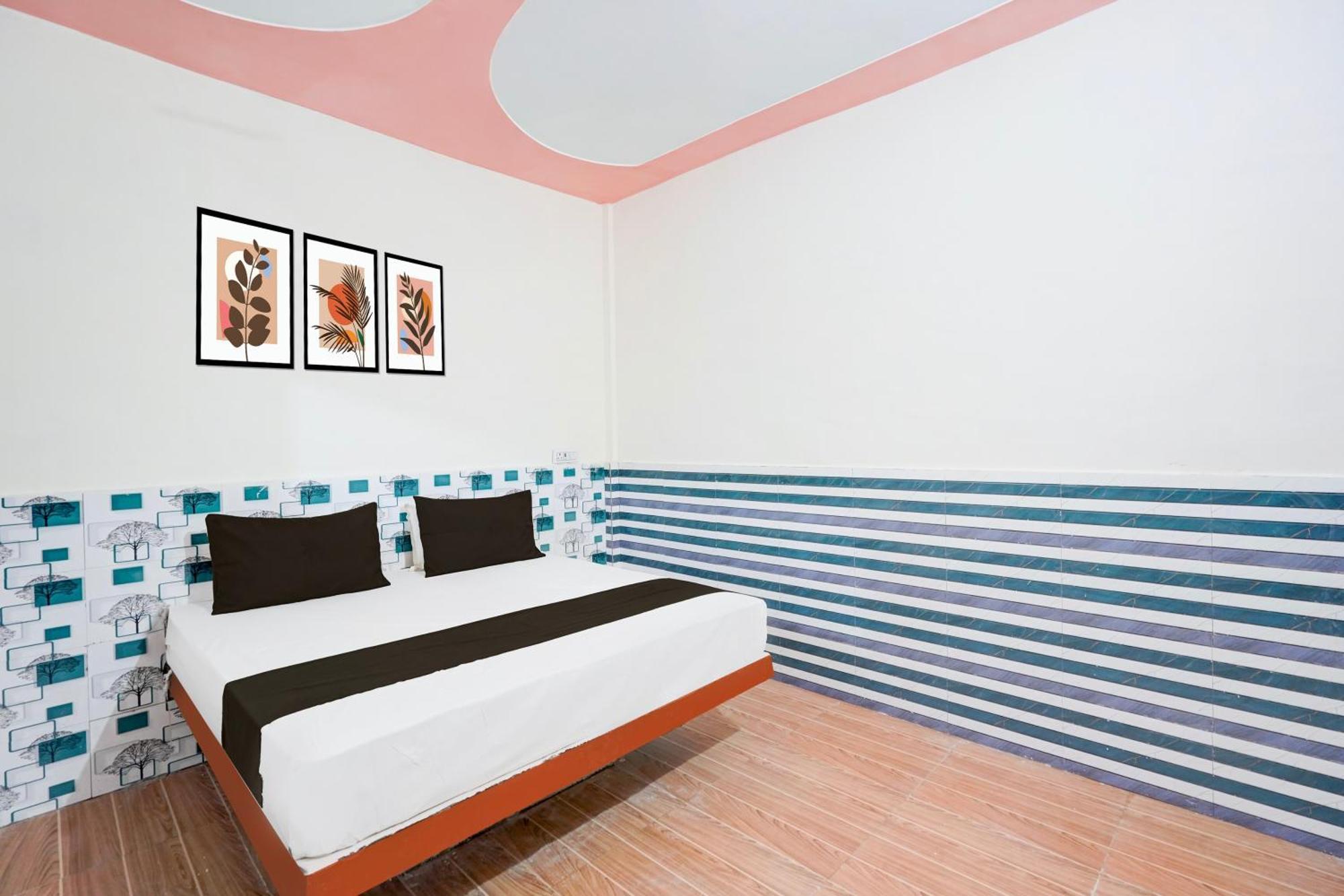 Hotel O Golden Bird Нойда Екстер'єр фото