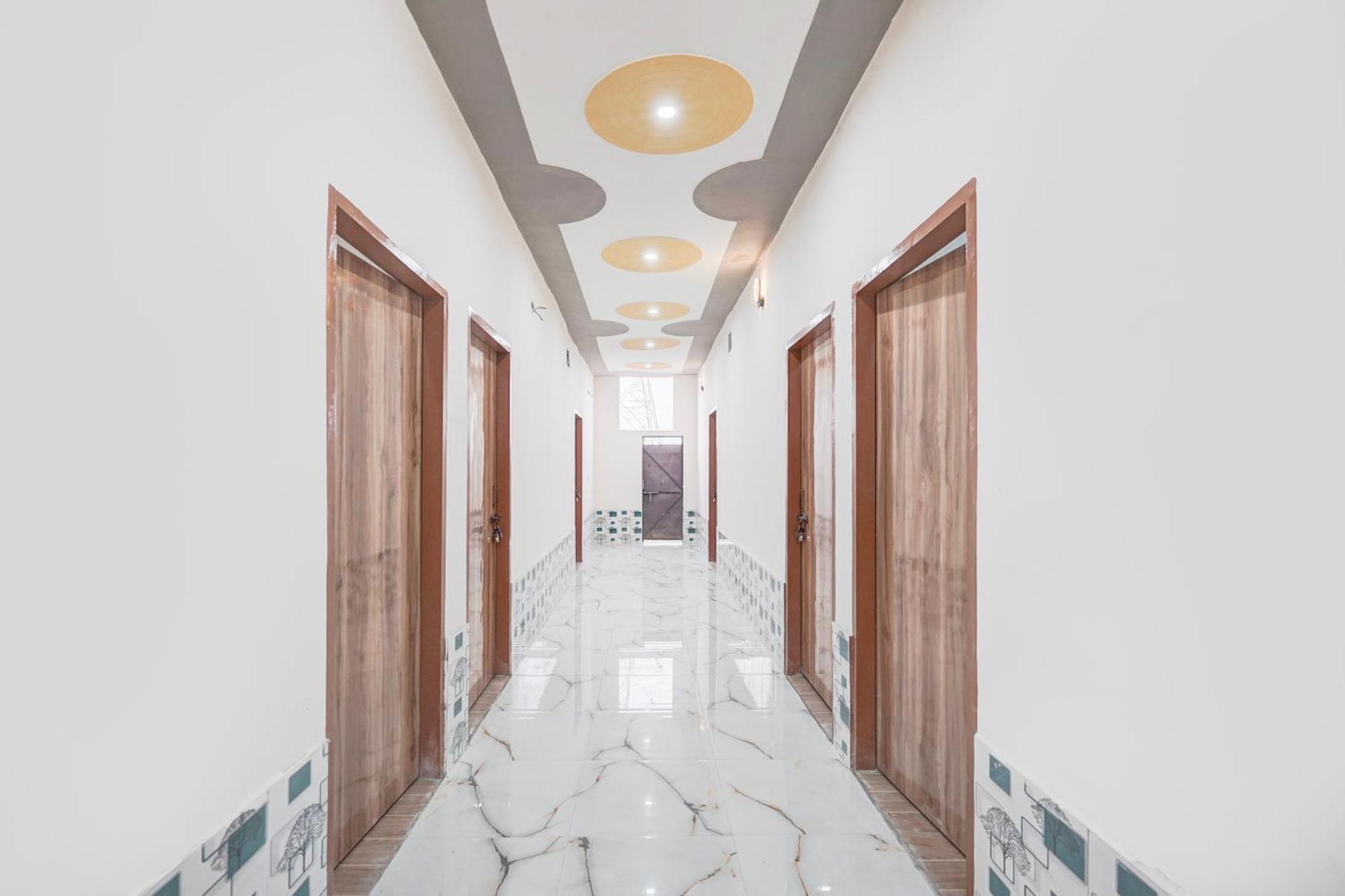 Hotel O Golden Bird Нойда Екстер'єр фото